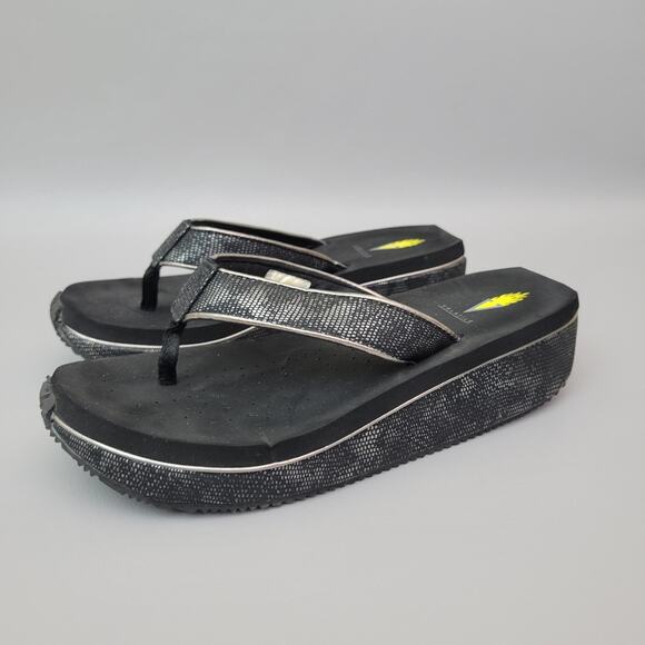 Volatile Wedge Sandals Black Metallic Faux Snake Platform Thong Womens Size 9 - Picture 1 of 10